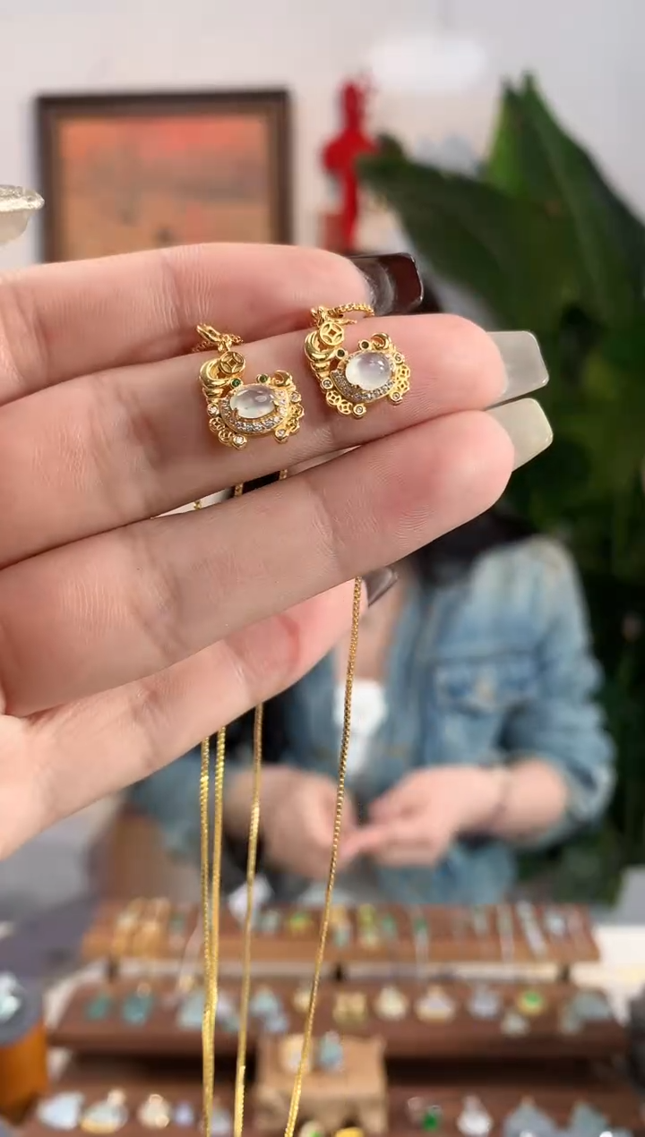 【闪购商品】翡翠银S925镶嵌吊坠(不含链)吊坠多样性发货一件