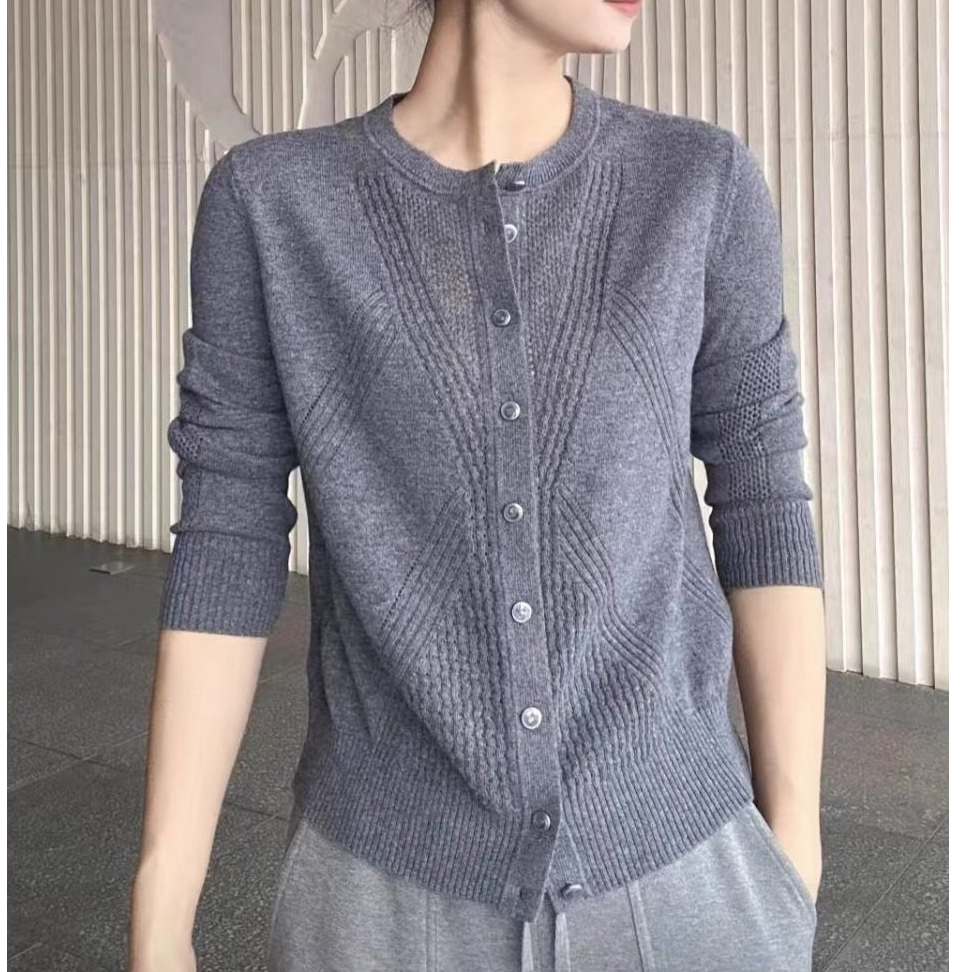 【商场同款】2026春季百搭显瘦圆领羊绒针织开衫女长袖毛衣548057