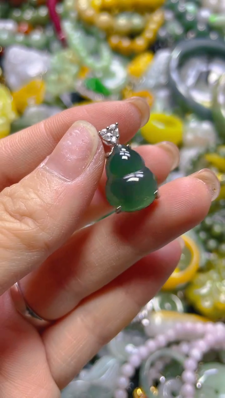 颈饰未镶嵌翡翠/U/翡翠A货，一件也是批发价