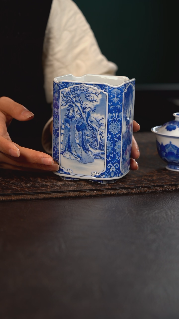 【闪购商品】杯仪贤堂四大美人四方笔筒