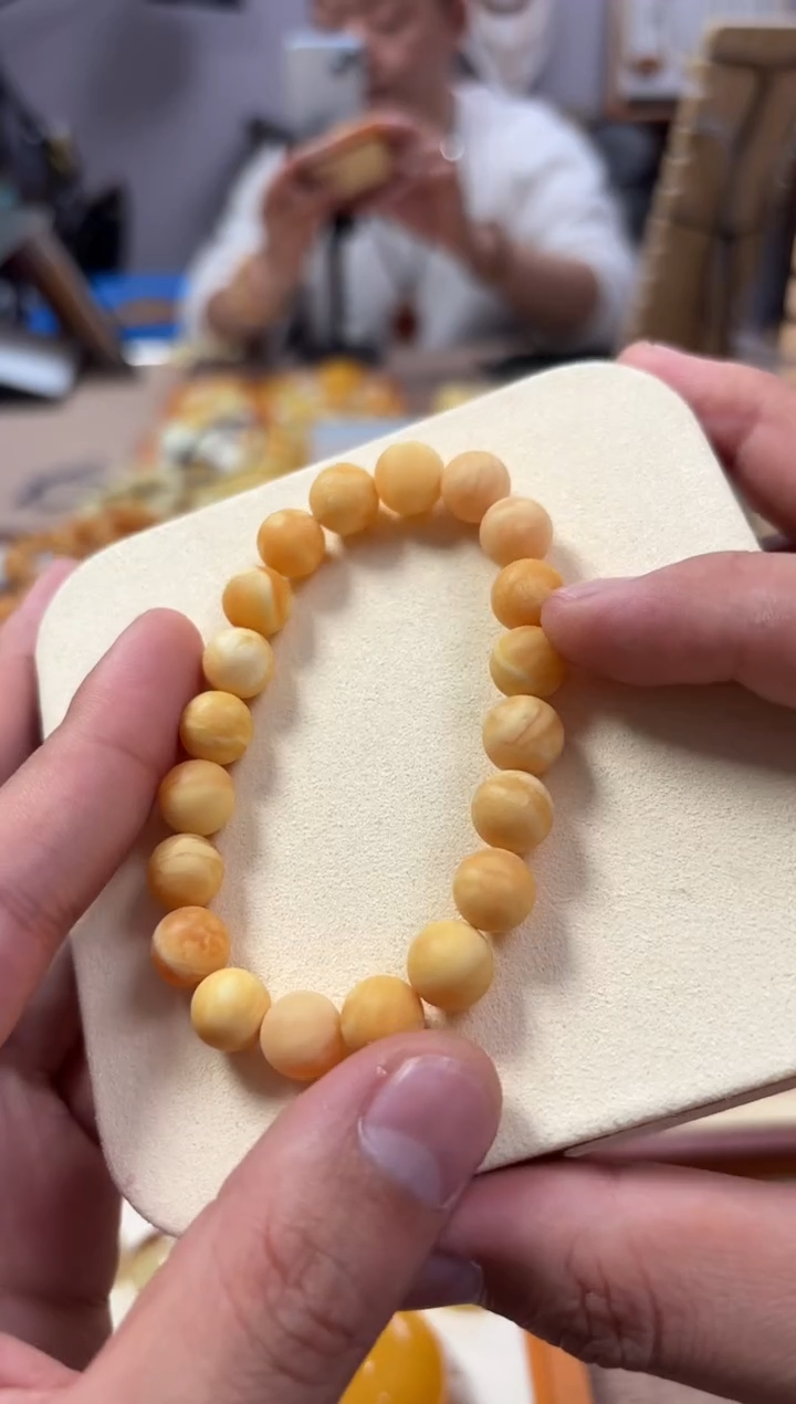 【闪购商品】蜜蜡裸石未镶嵌手串