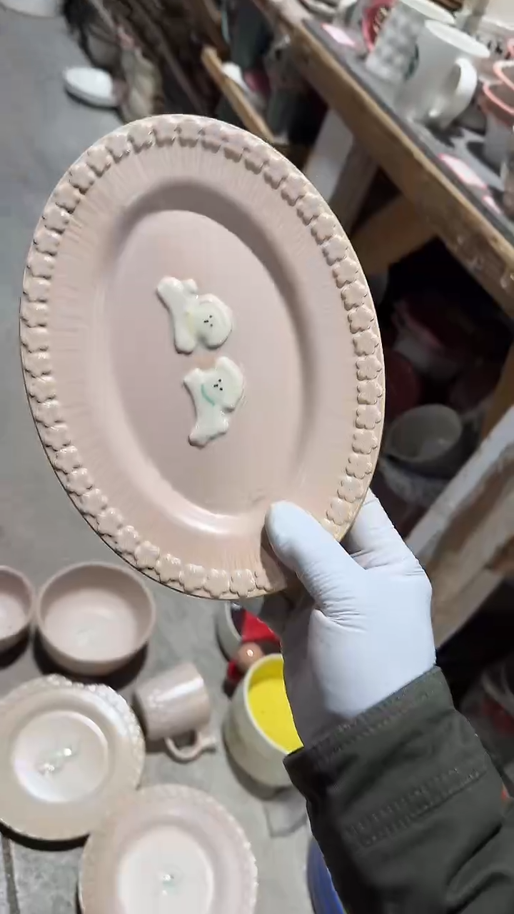 陶瓷小狗椭圆盘微瑕 凑满20元包邮