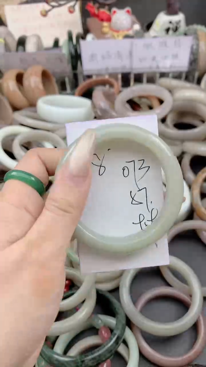 未镶嵌手镯石英质玉073
