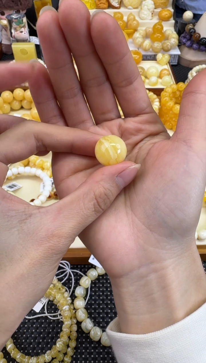 裸石琥珀未镶嵌宝衡 御龙见白 虎虎单珠 16.9mm