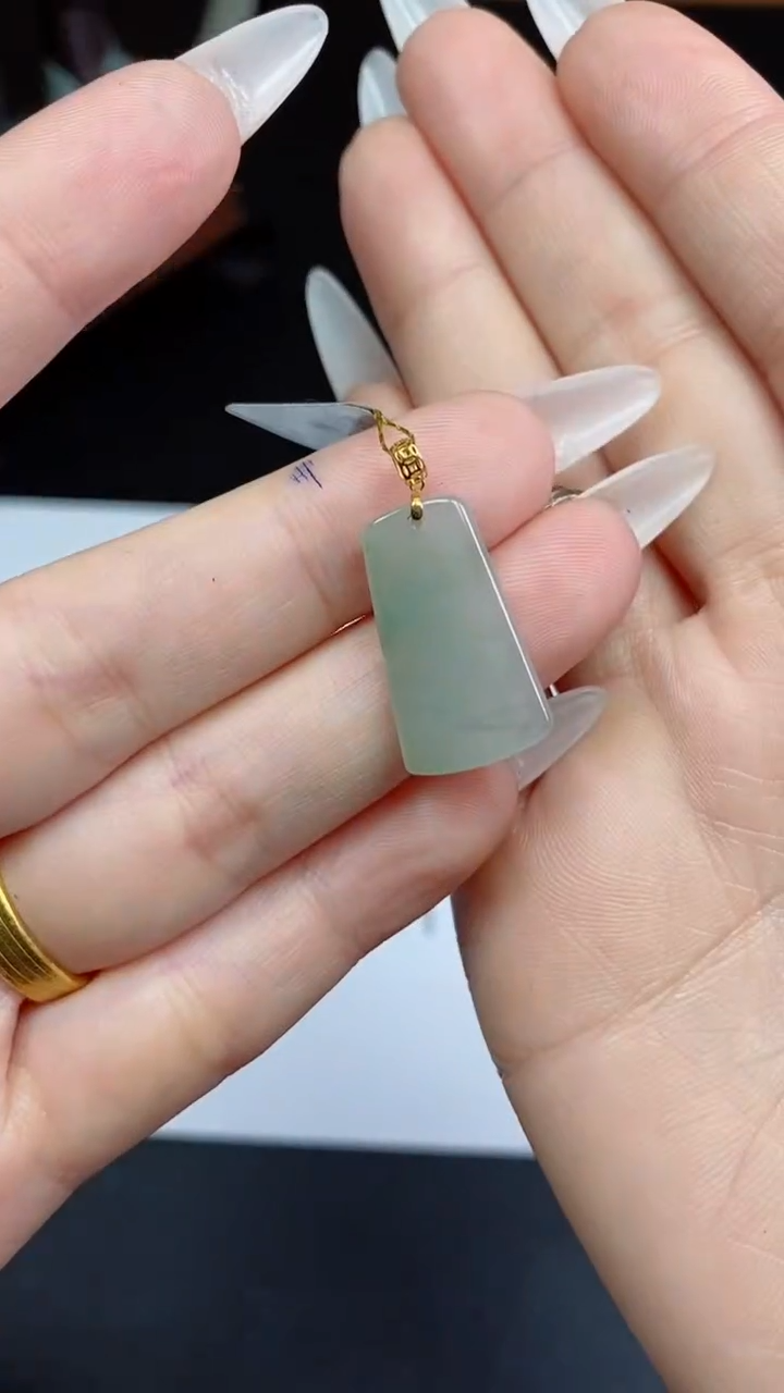 【闪购商品】翡翠挂件18K金镶嵌无事牌多人@@CMT1195-1