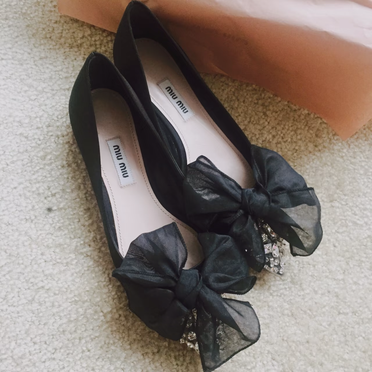 99新 MIU MIU/缪缪 缪缪黑色钻扣平底鞋35