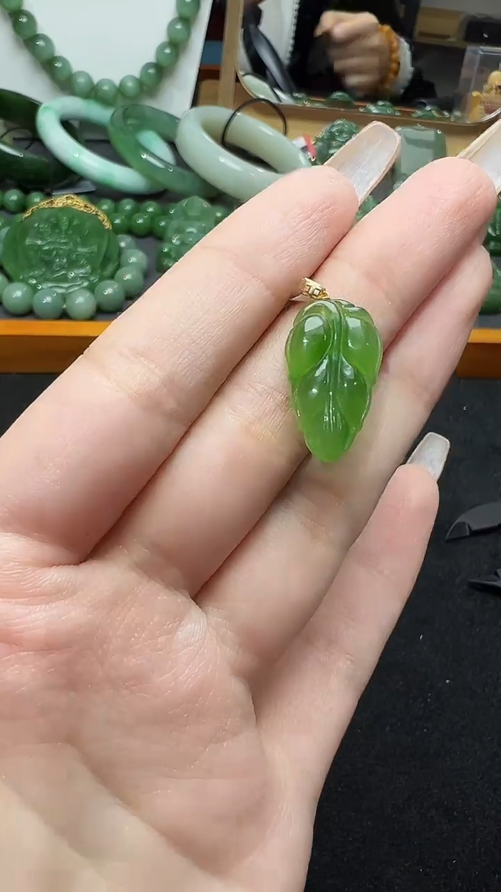【闪购商品】和田玉吊坠(赠链)18K金镶嵌39
