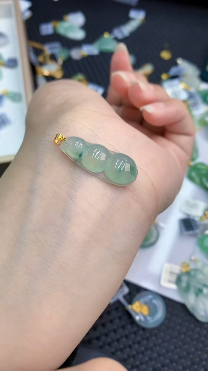 【闪购商品】翡翠颈饰18K金镶嵌            8