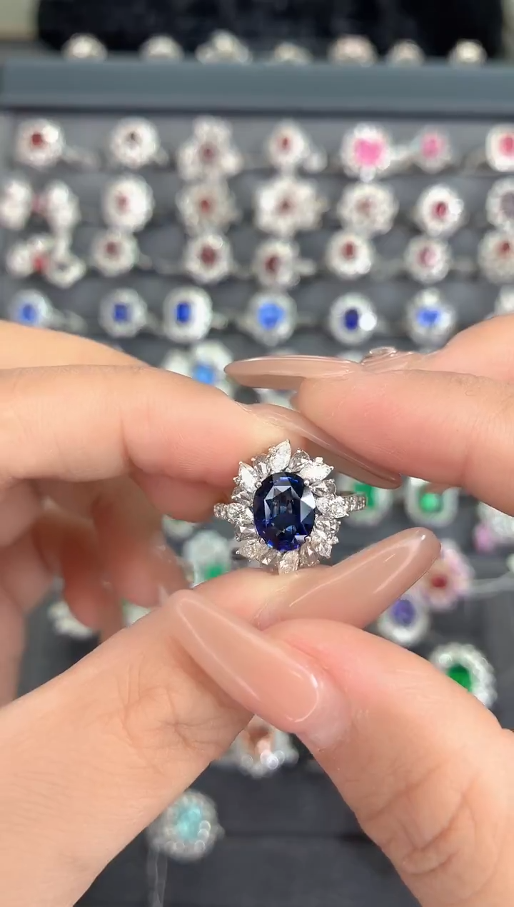 戒指蓝宝石18K金镶嵌-2.23克拉*无烧