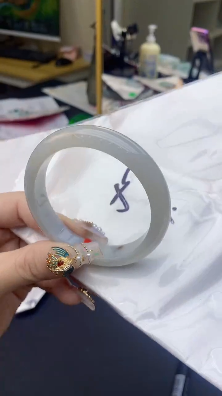 【闪购商品】翡翠手镯未镶嵌0213065379