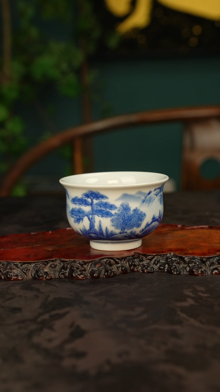 青花手绘山水主人杯