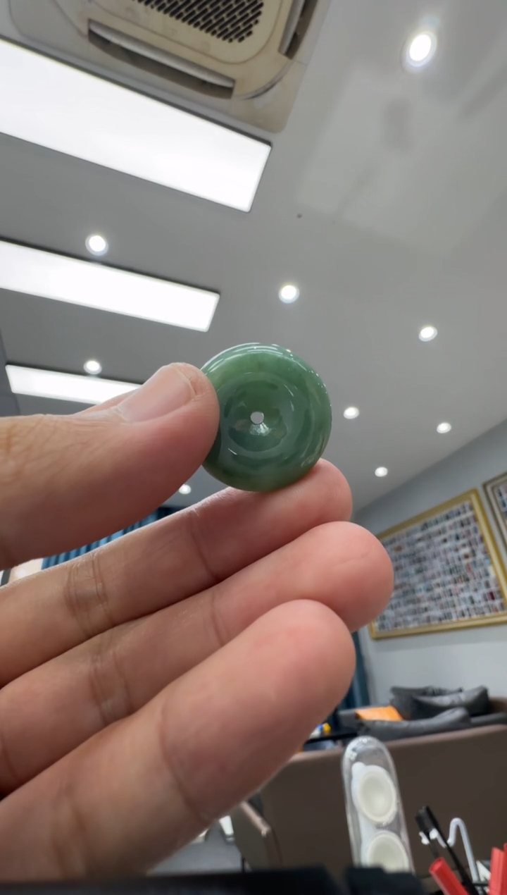 颈饰未镶嵌翡翠天然翡翠A货孤品一件