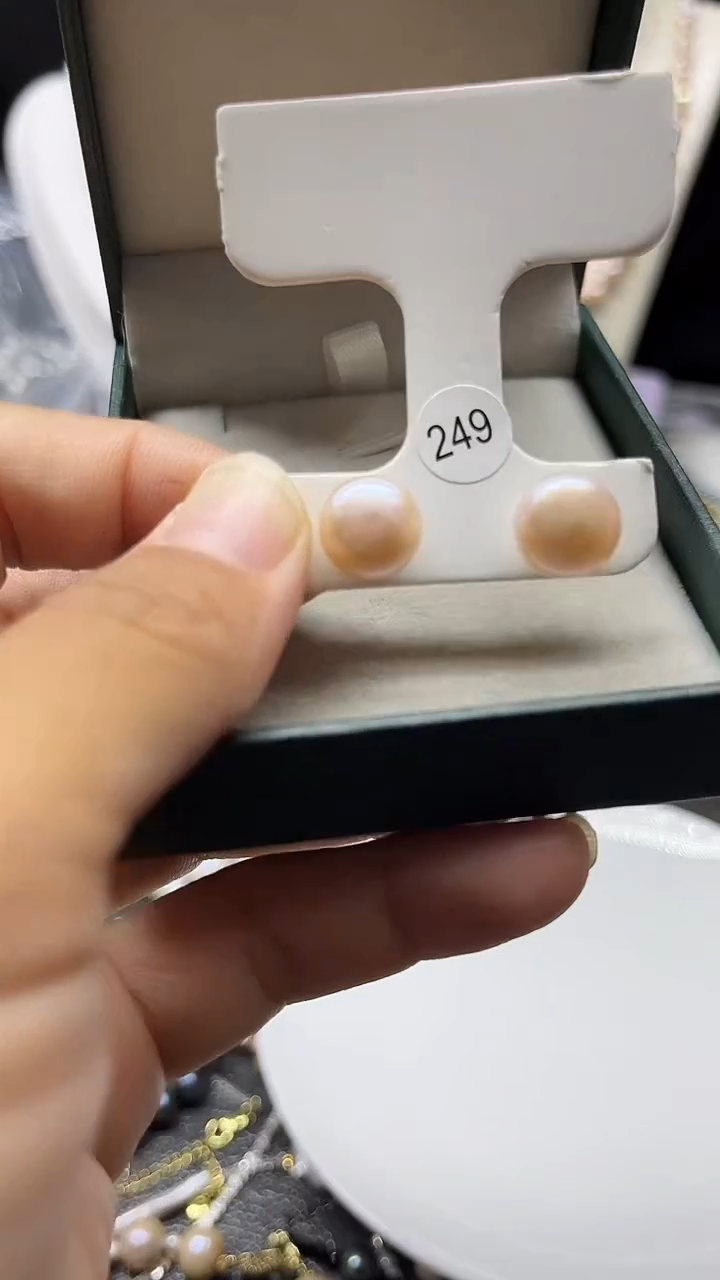 颈饰未镶嵌淡水珍珠耳饰