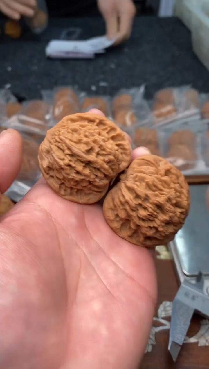 【闪购商品】文玩核桃把件G195号45尺虎头