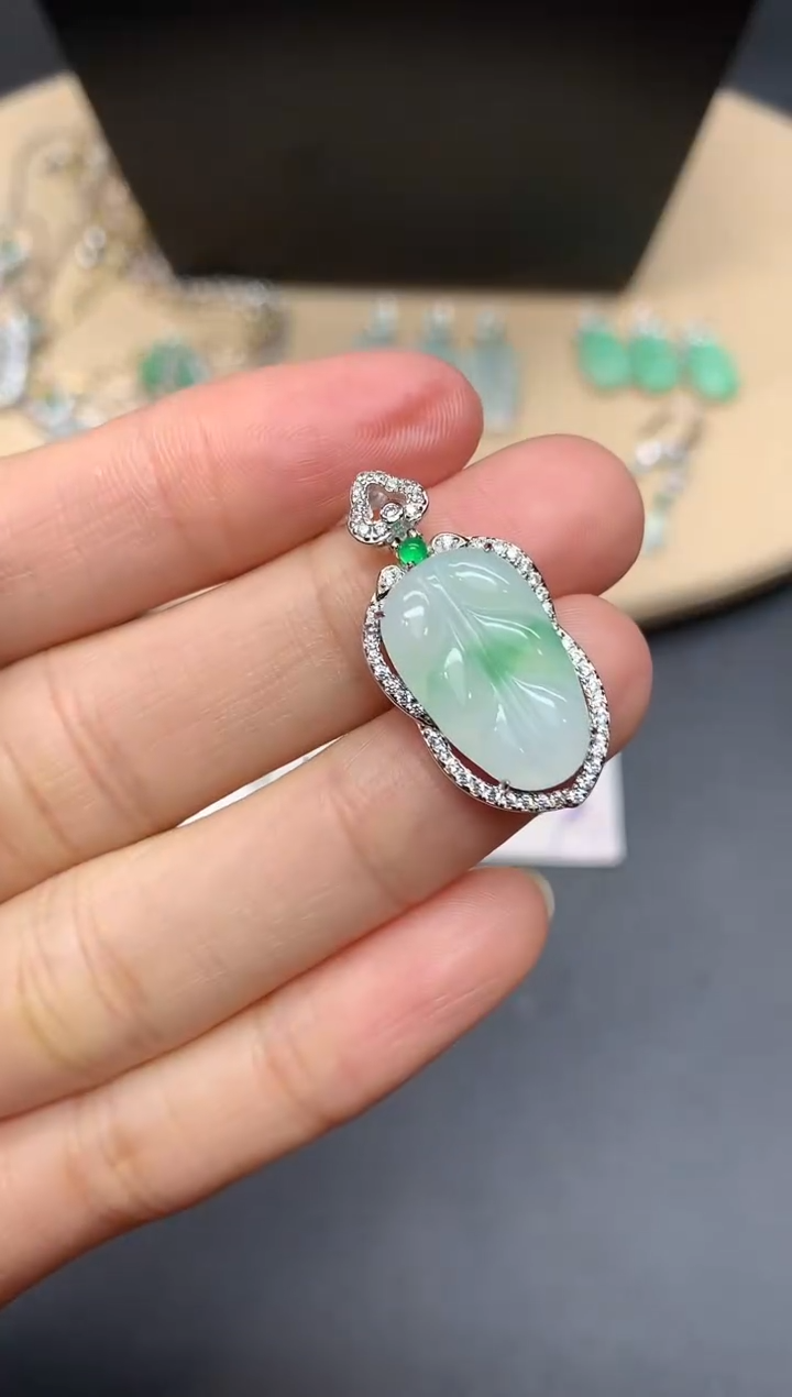 【闪购商品】翡翠吊坠(不含链)银S925镶嵌叶子【无服务费】