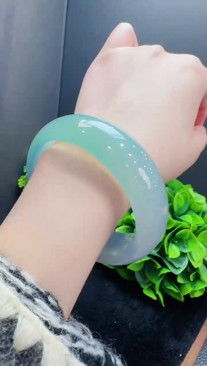 【闪购商品】玛瑙/玉髓手镯未镶嵌发一件