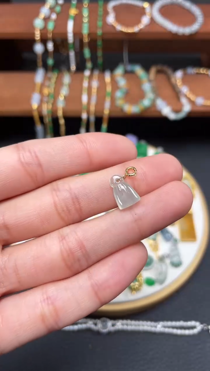 【闪购商品】翡翠吊坠(不含链)18K金镶嵌一个   JK659