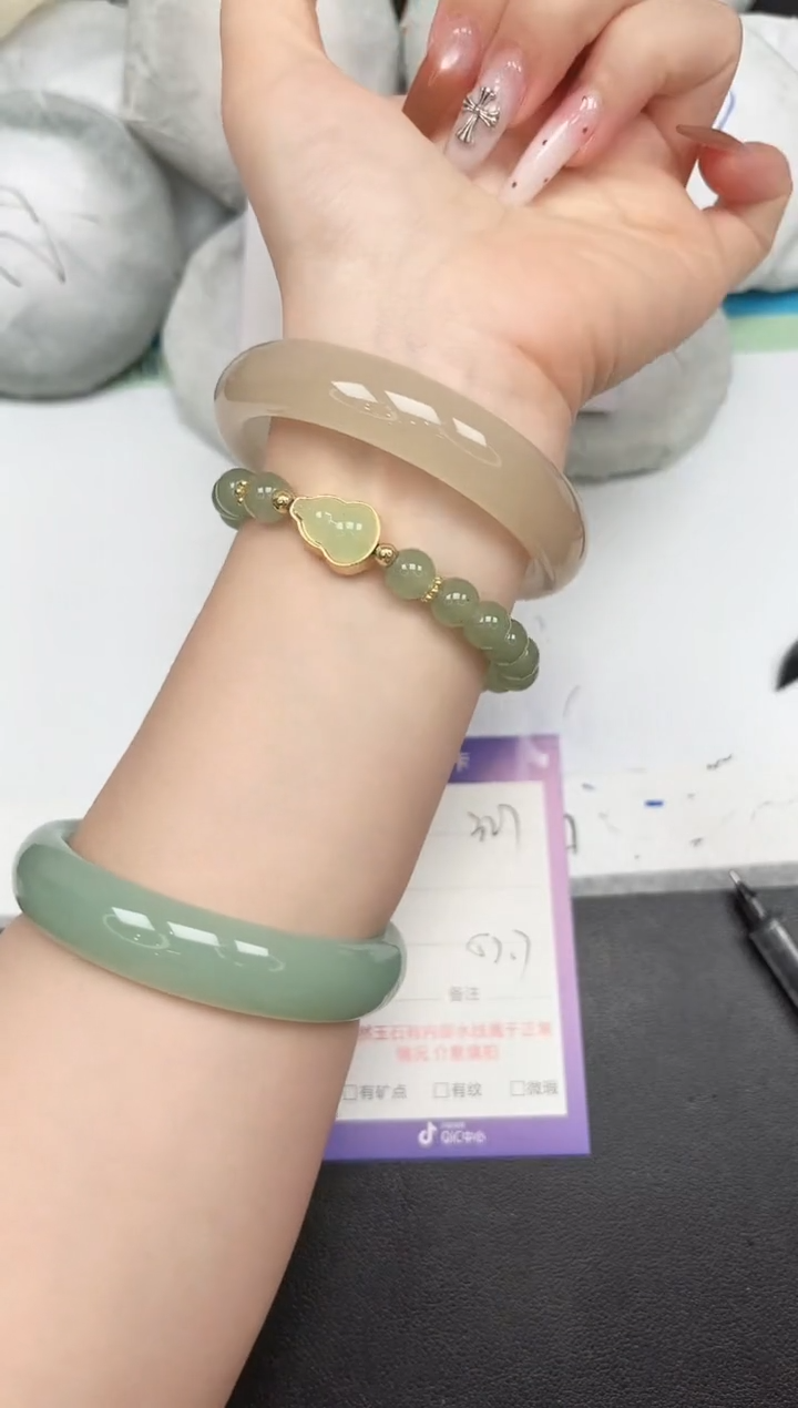 未镶嵌手镯石英质玉A327/57.7