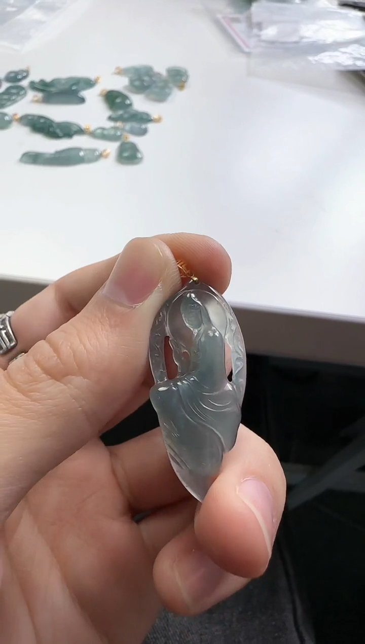 【闪购商品】翡翠吊坠(不含链)18K金镶嵌翡翠吊坠30