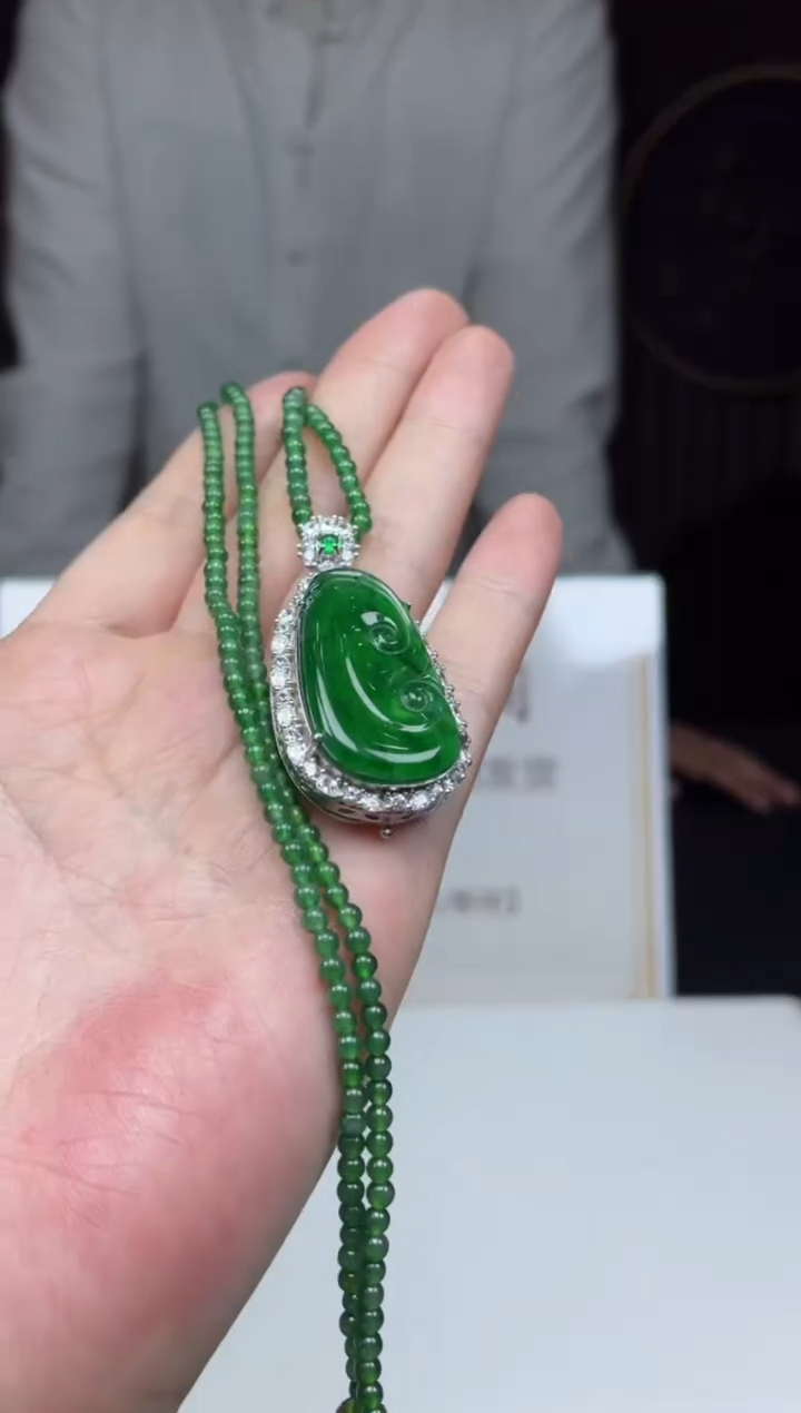 【闪购商品】翡翠颈饰未镶嵌      *133