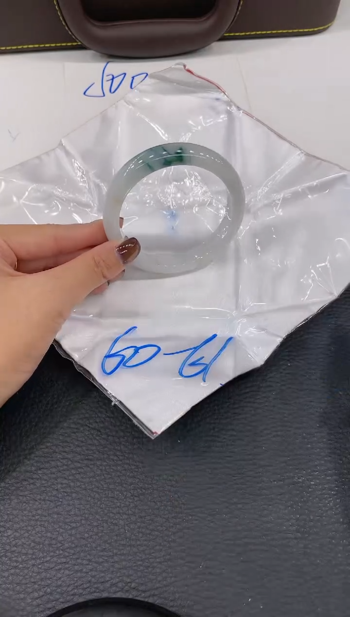 【闪购商品】翡翠手镯未镶嵌手镯