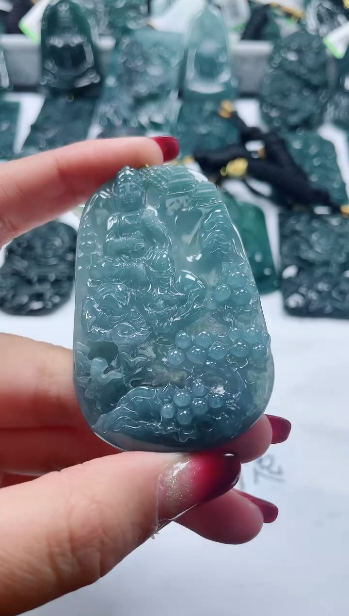 【闪购商品】翡翠颈饰未镶嵌           