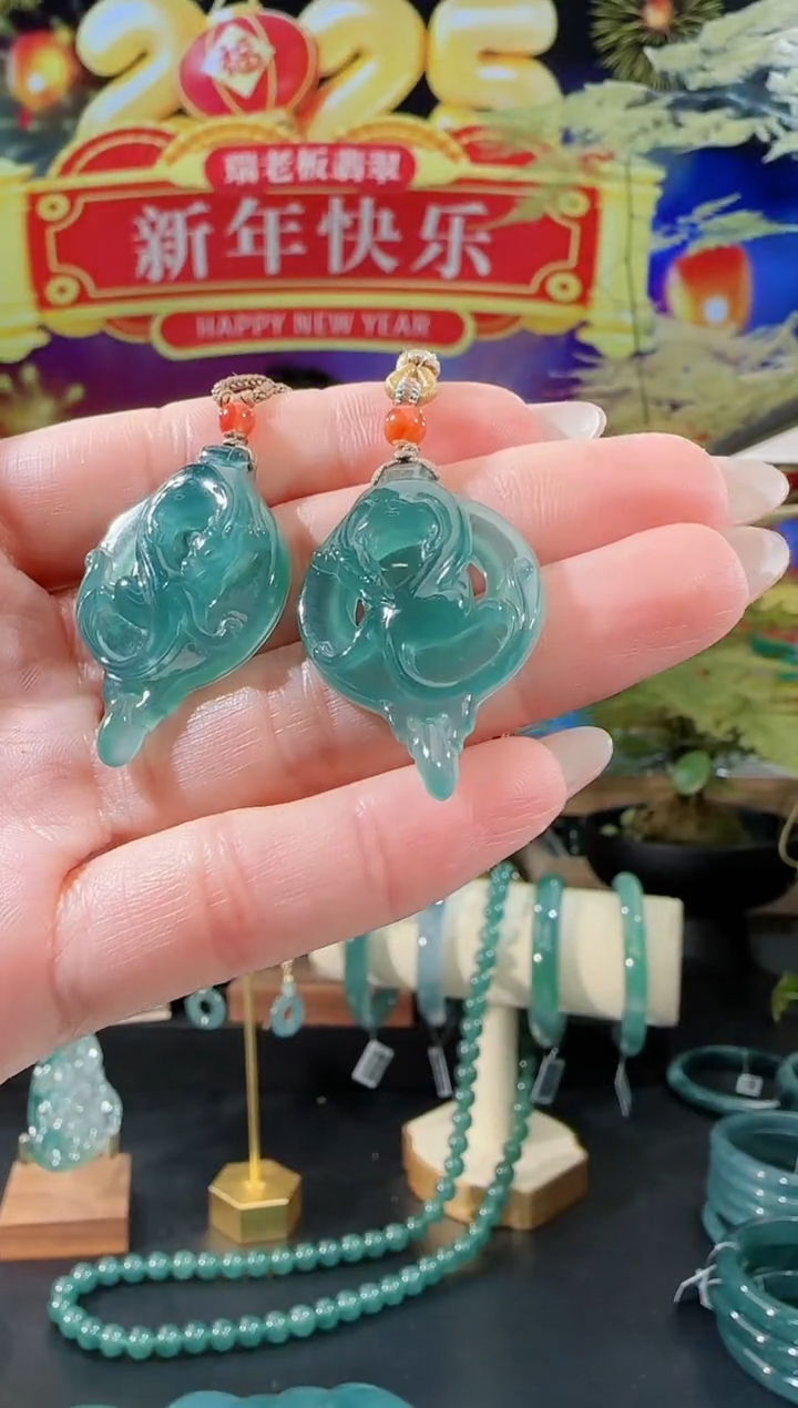 【闪购商品】翡翠吊坠(不含链)未镶嵌龙扣多样性发一