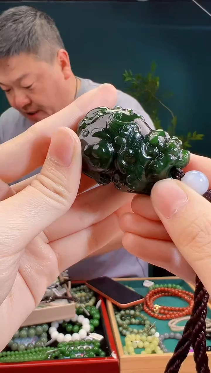 颈饰未镶嵌和田玉一物一证 拍一单发一个