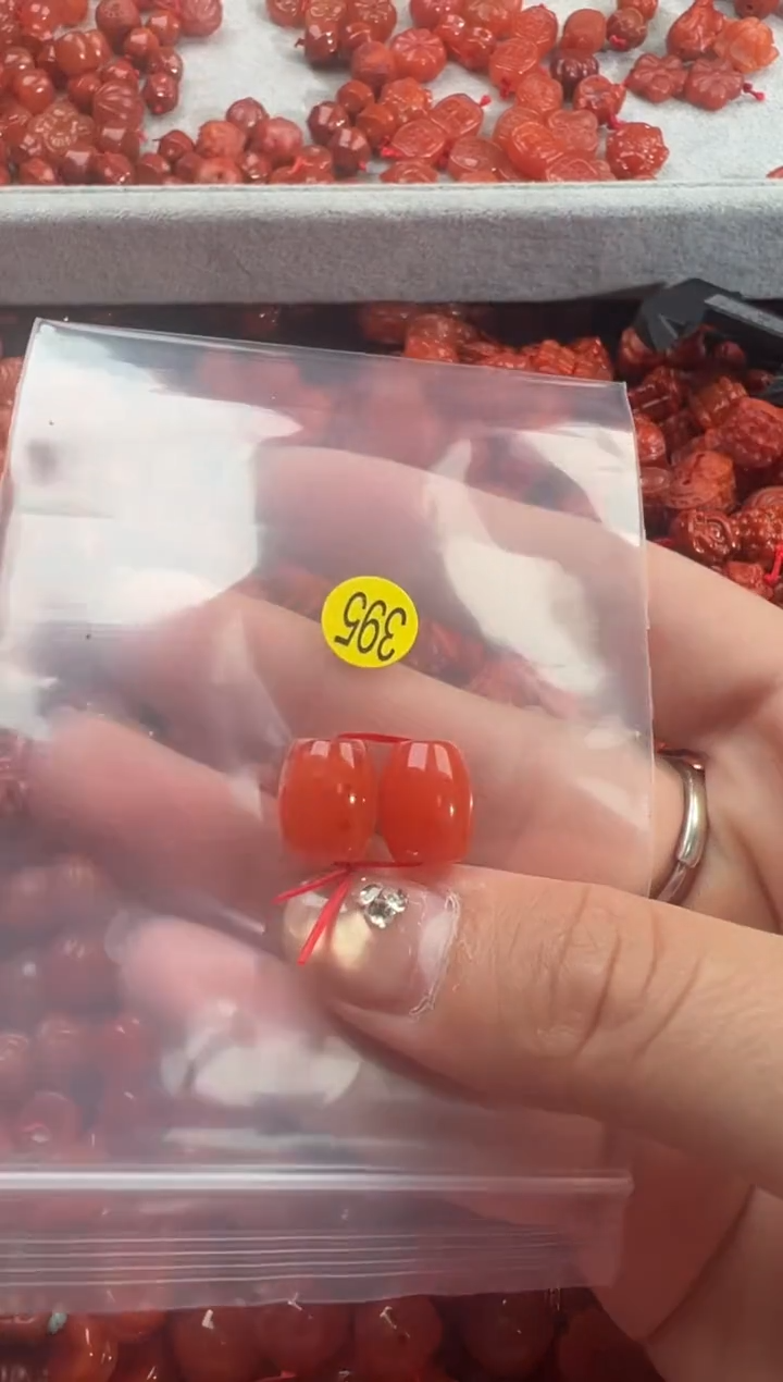 南红玛瑙未镶嵌颈饰1