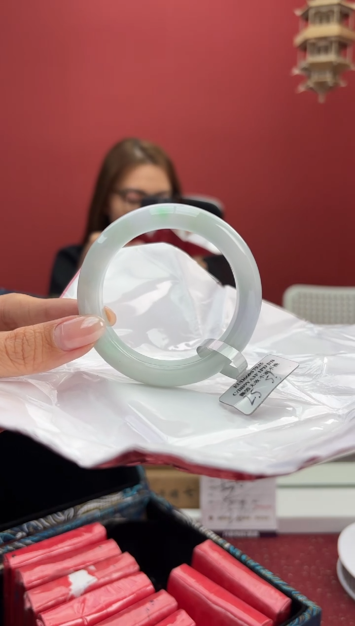 【闪购商品】翡翠手镯未镶嵌7手镯