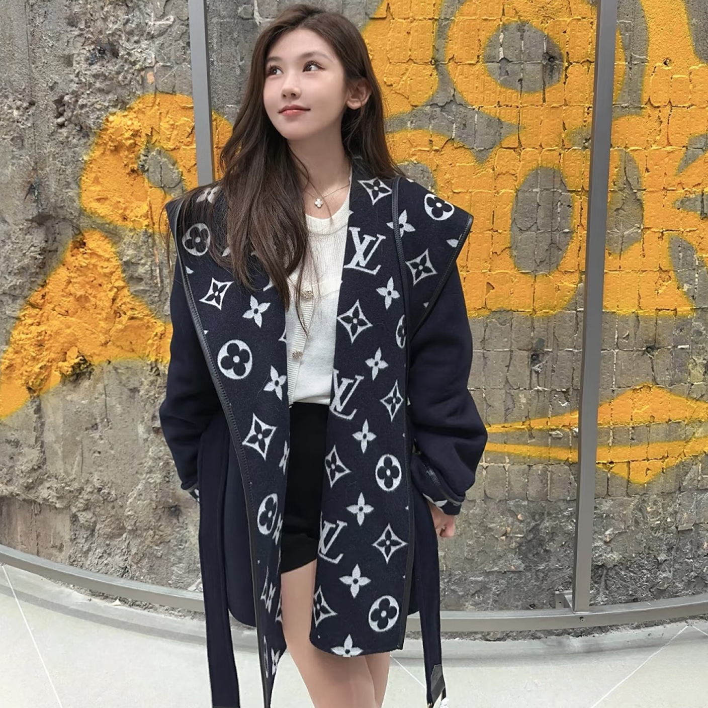 99新 LouisVuitton/路易威登 WM251101/34码/大老花内衬围裹大衣