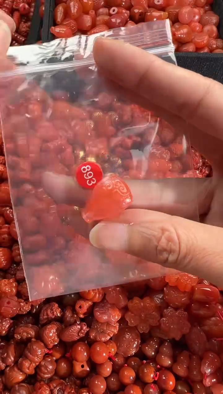 【闪购商品】南红玛瑙颈饰未镶嵌1