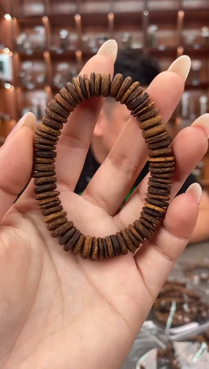 【闪购商品】沉香手串48号惠安红土多样性发一条