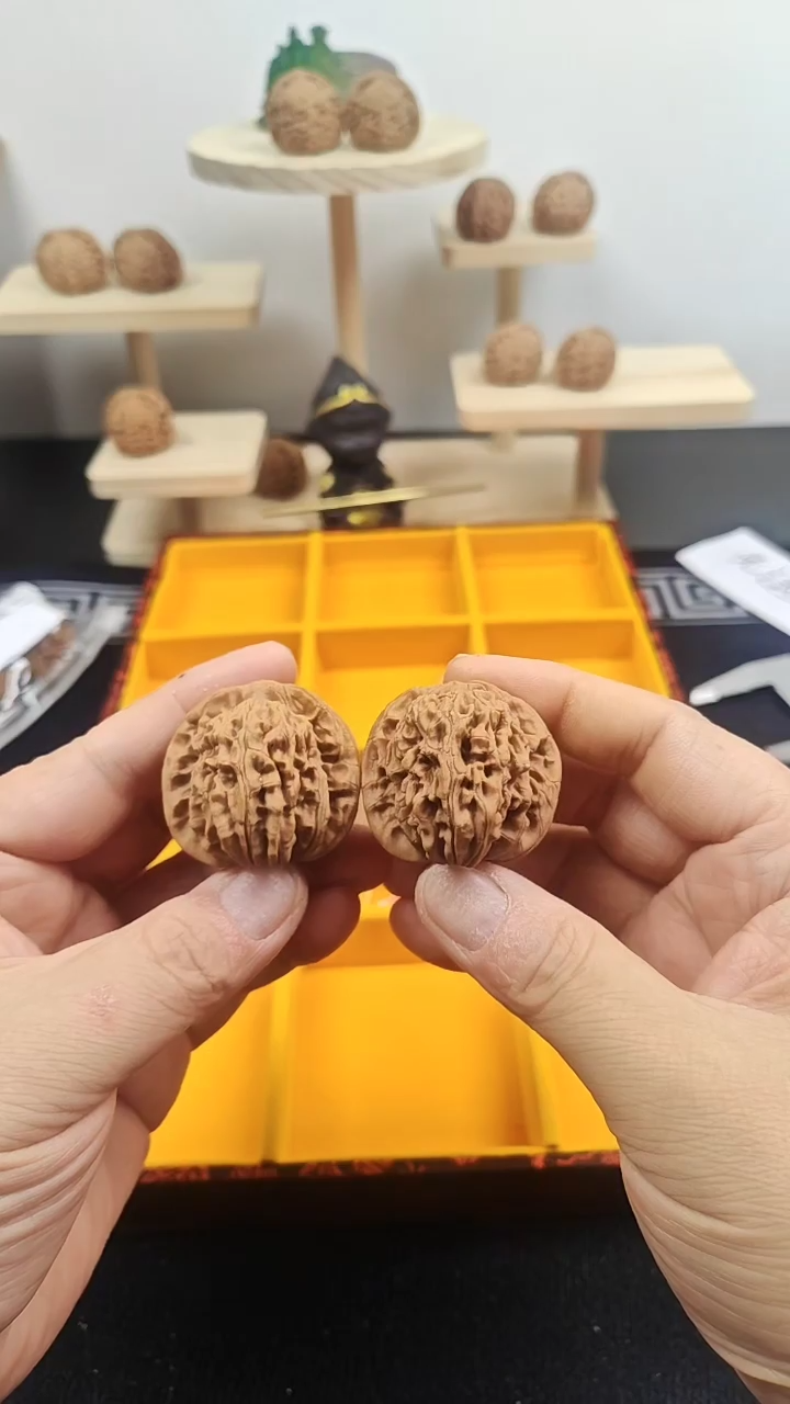【闪购商品】文玩核桃吊坠四座楼