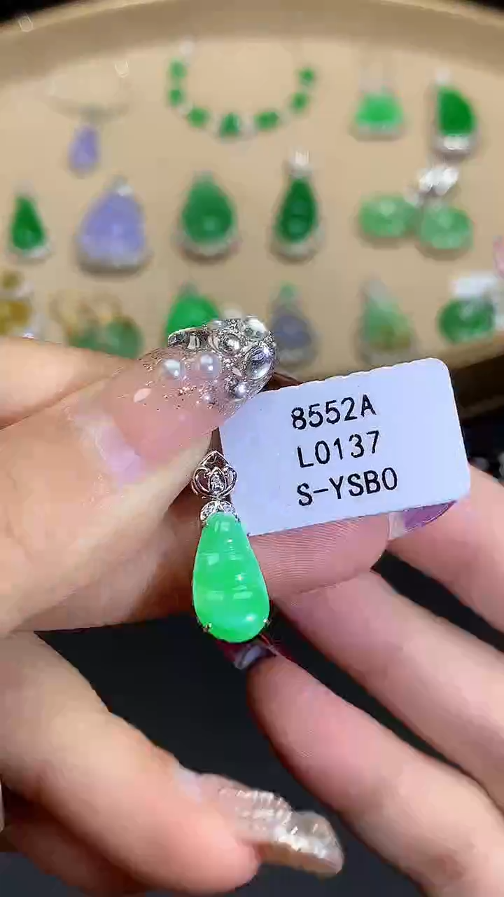 【闪购商品】翡翠吊坠(不含链)18K金镶嵌L0137多样性发其一