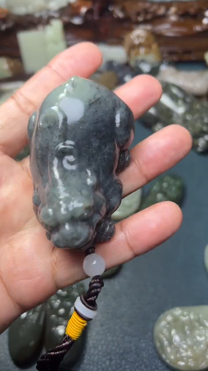 未镶嵌和田玉把件-