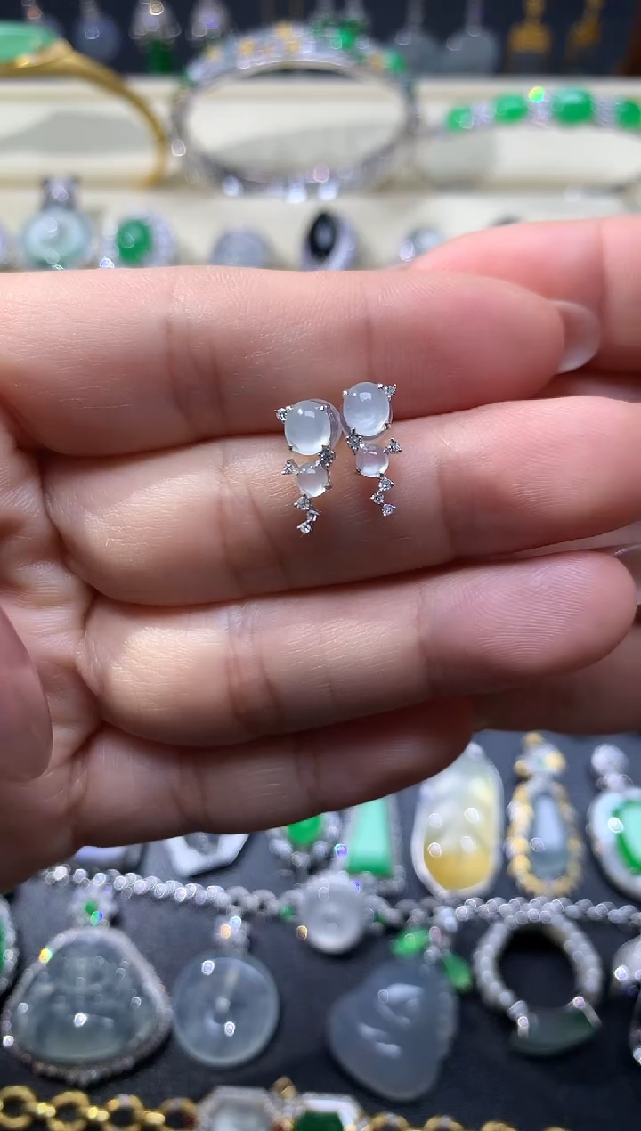 【闪购商品】翡翠颈饰18K金镶嵌耳饰