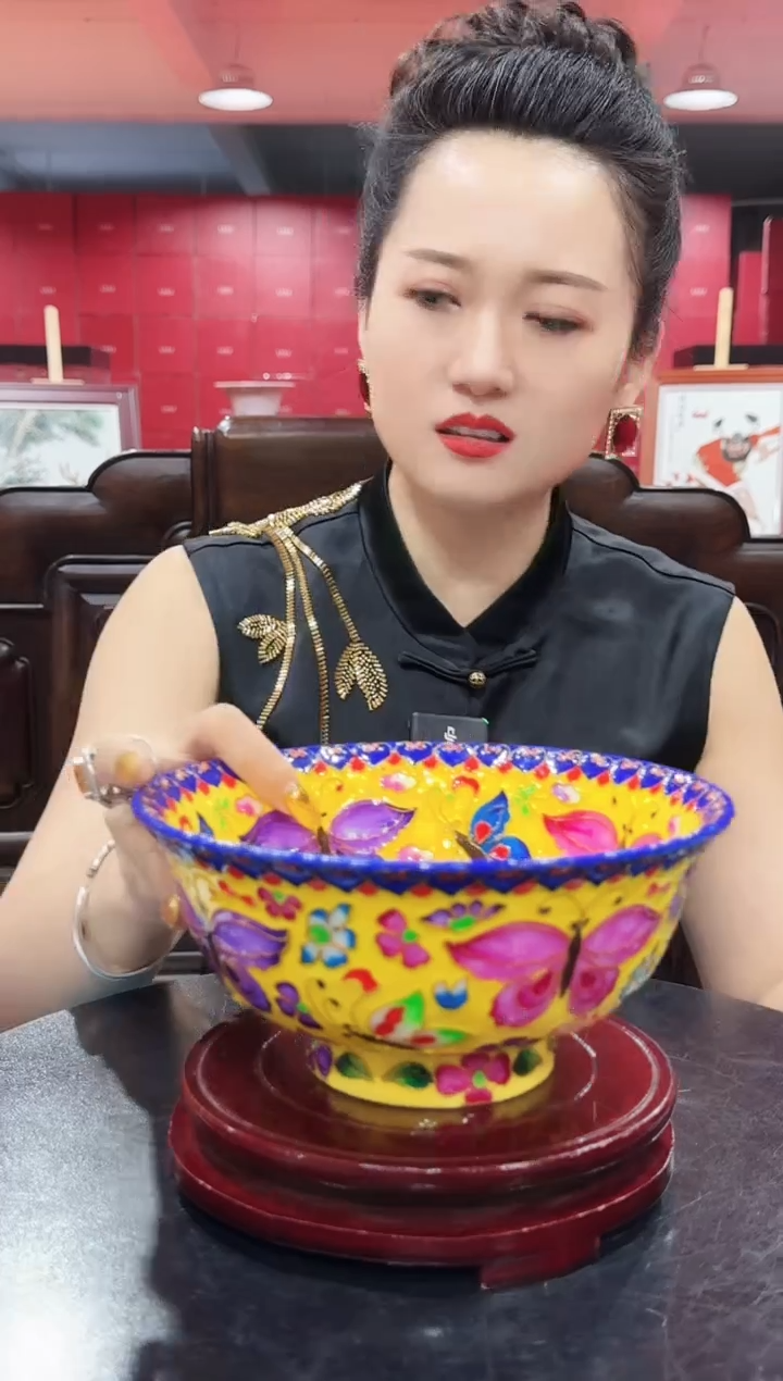 陶瓷掐丝景泰蓝蝶恋花大碗
