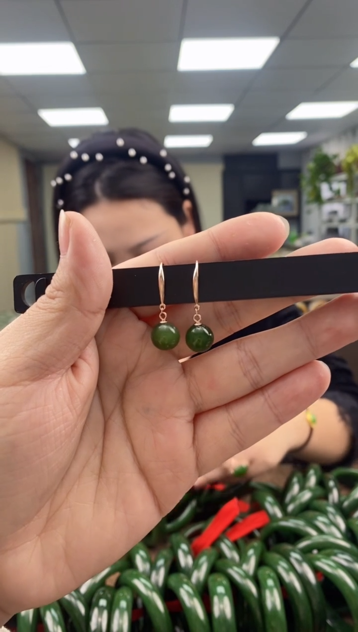 【闪购商品】和田玉耳饰未镶嵌1