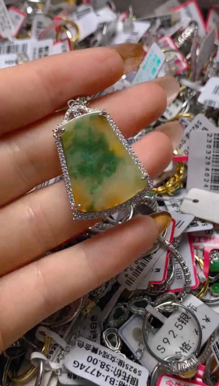 银S925镶嵌戒指翡翠百内无证书