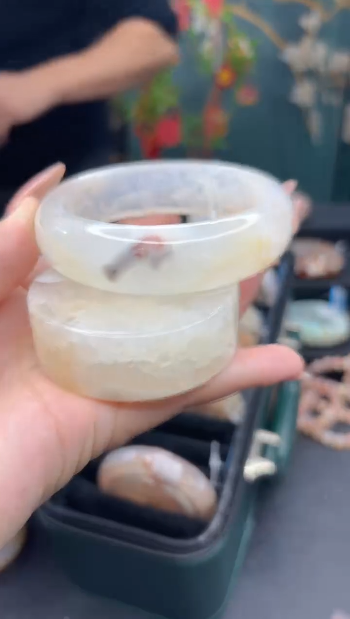 【闪购商品】石英质玉手镯未镶嵌1258（61圈赠送镯心）