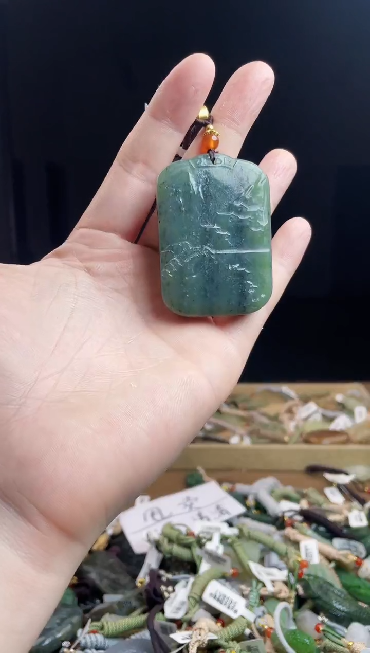 颈饰未镶嵌和田玉1