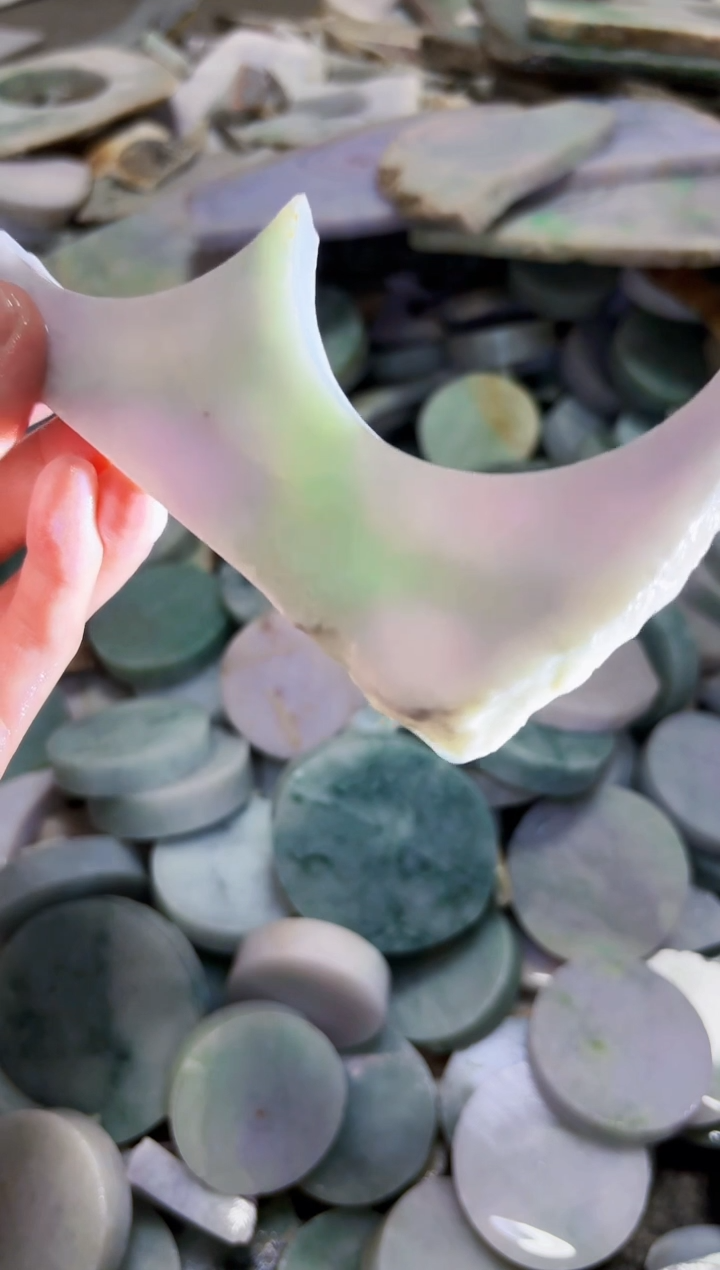 【闪购商品】翡翠颈饰未镶嵌A货吴玉2055