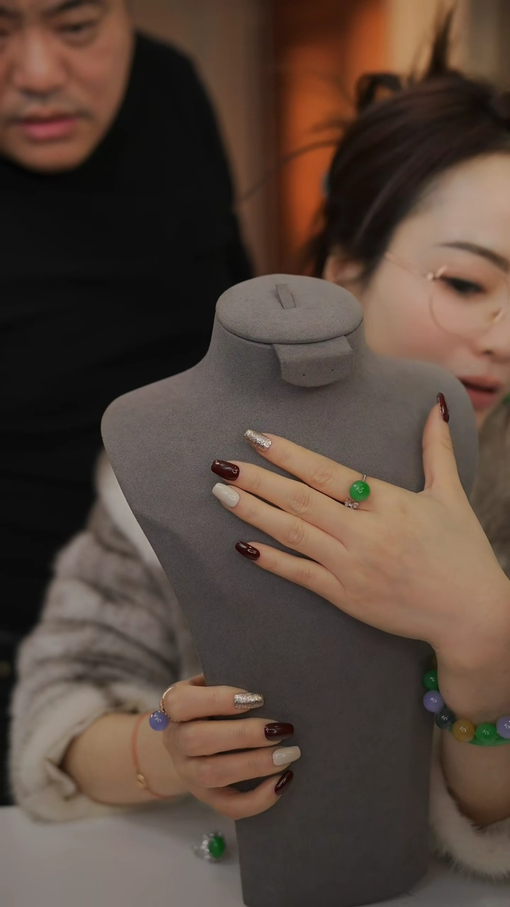 【闪购商品】翡翠戒指18K金镶嵌赠送礼盒证书