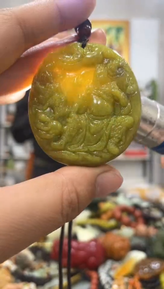 未镶嵌岫玉挂件 