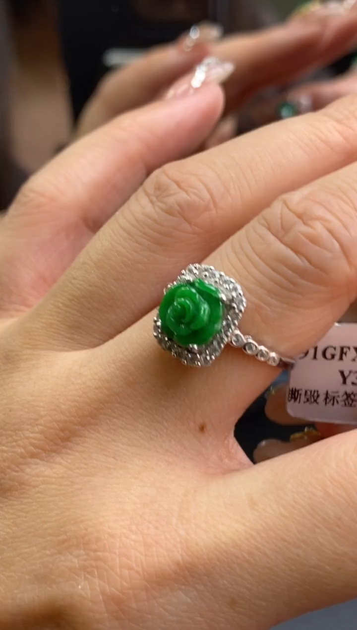 颈饰银S925镶嵌翡翠净货15879