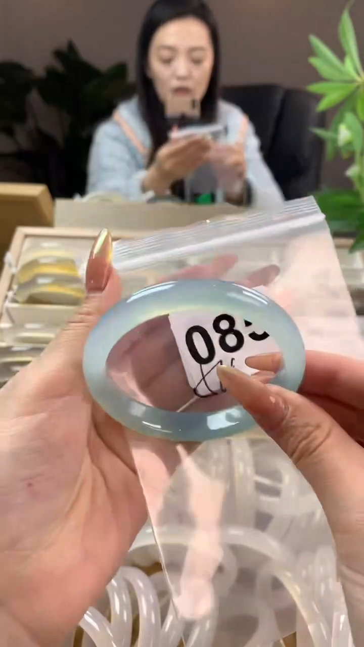 【闪购商品】玛瑙/玉髓手镯未镶嵌085