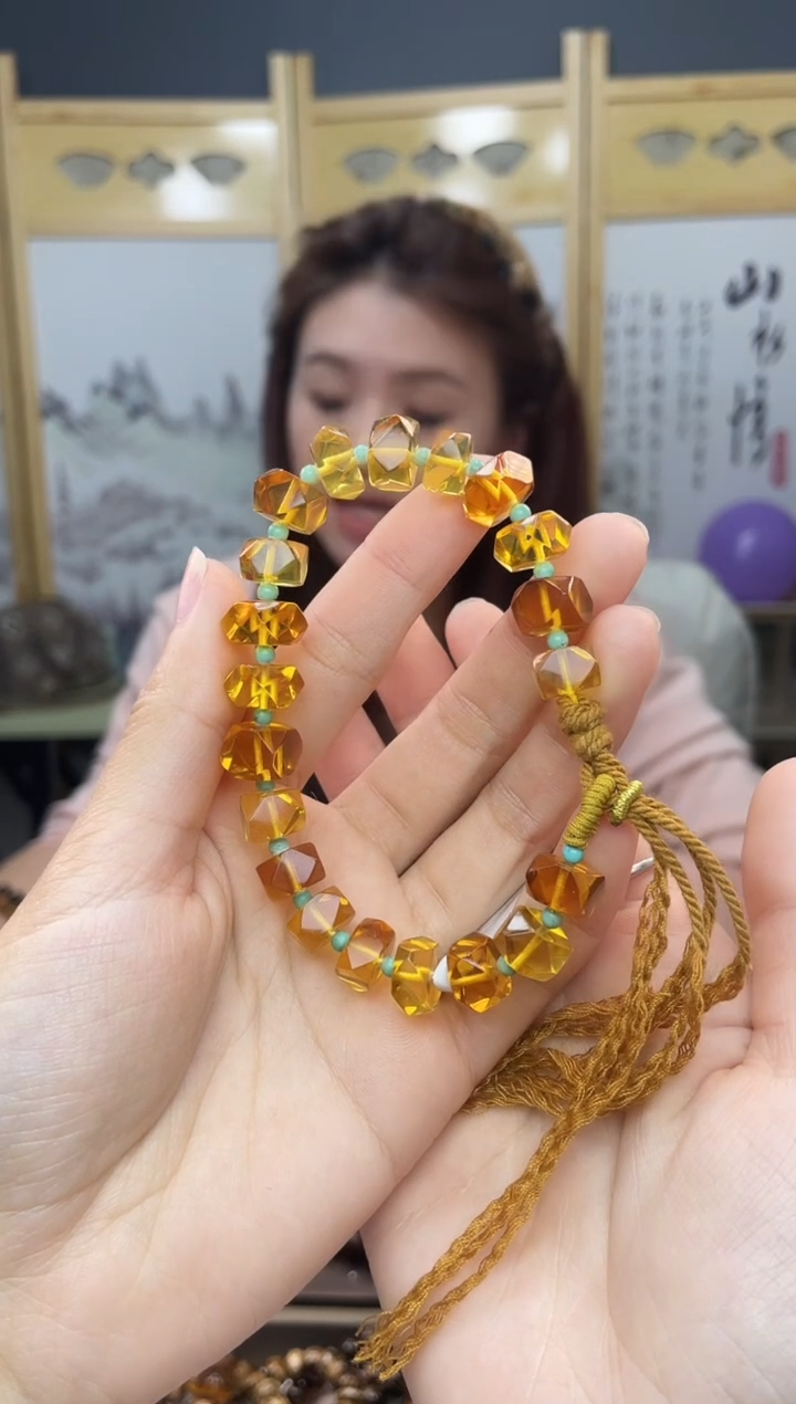 【闪购商品】琥珀裸石未镶嵌金珀八楞手串
