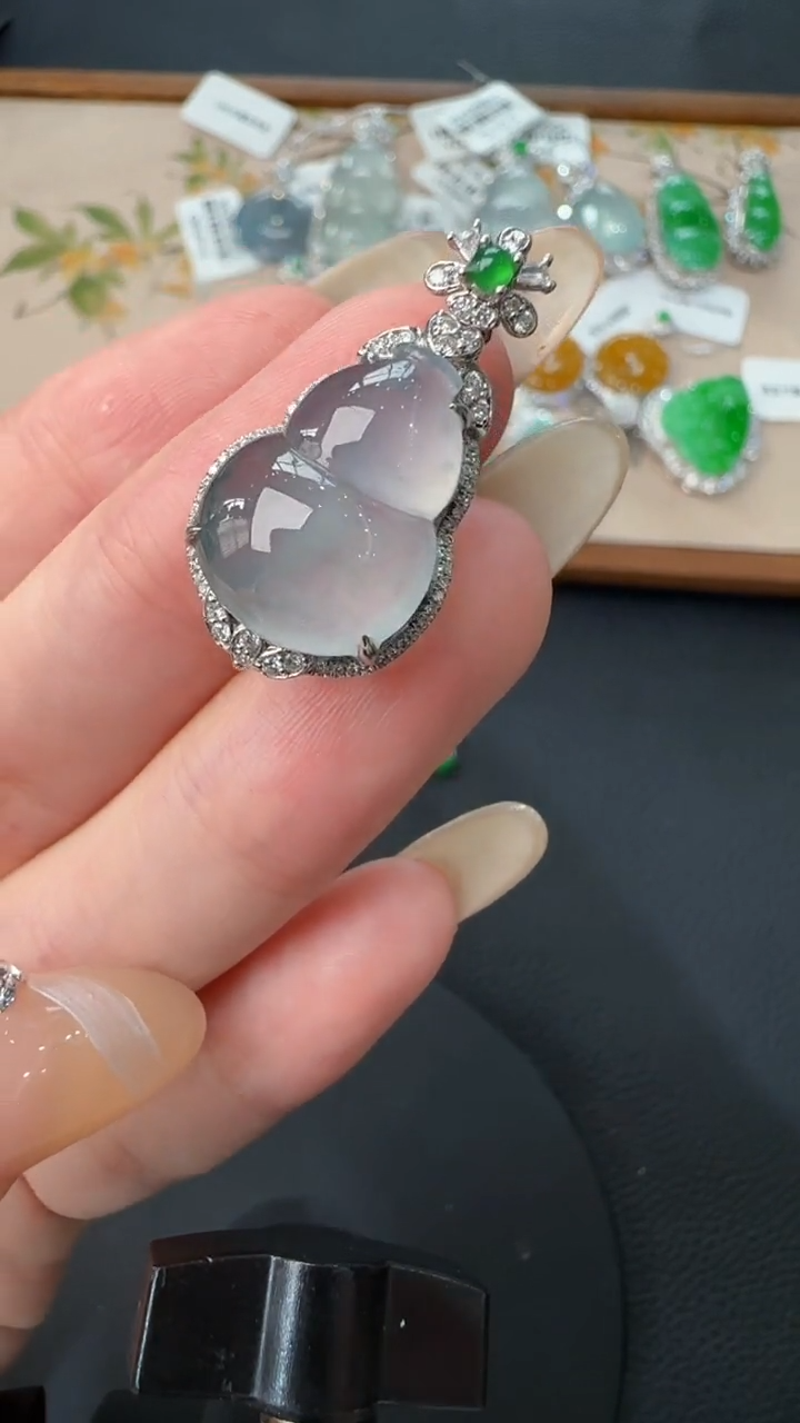 【闪购商品】翡翠吊坠(不含链)18K金镶嵌22