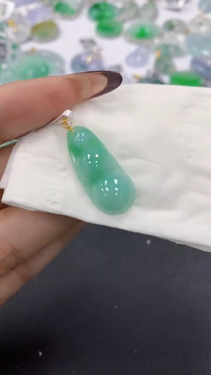颈饰18K金镶嵌翡翠a货假一赔三支持复检百元上9元证书费自理